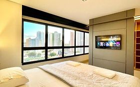 Um Luxo de Vista, Lindo Closet e Móveis Assinados